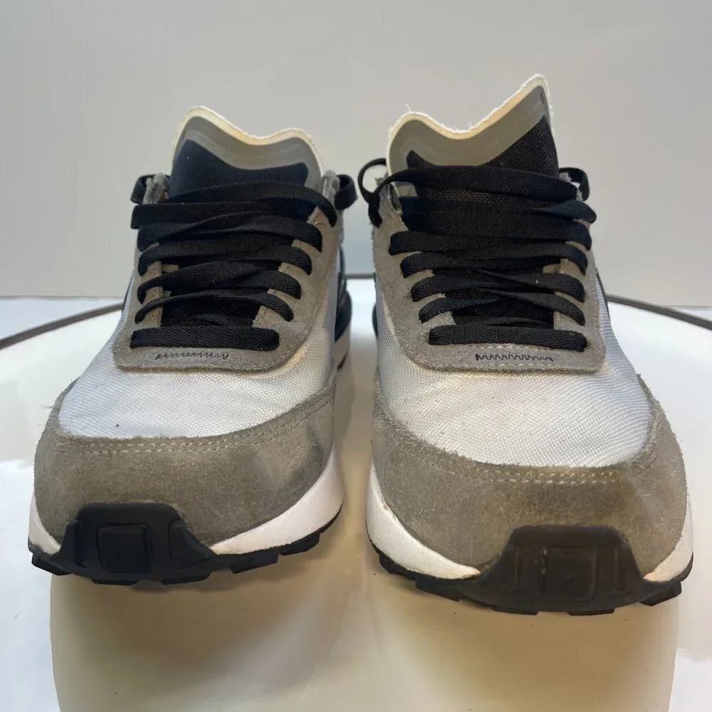 Nike Waffle One SE Boys Size 7Y Cool Grey White Wolf Grey Black - Picture 2 of 8